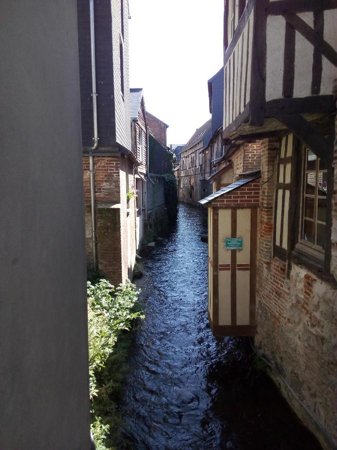Chambre Dans Le Centre Historique Pont-Audemer Dış mekan fotoğraf